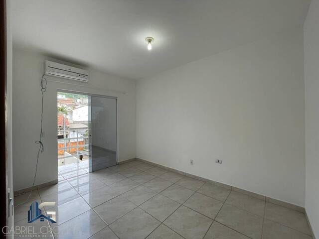 Sobrado para Venda em São José - 4