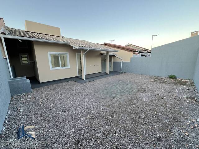 #300 - Casa para Venda em São José - SC - 2
