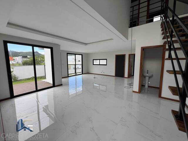 #307 - Sobrado para Venda em São José - SC - 2