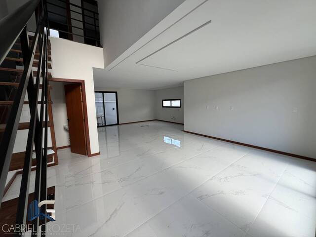 #308 - Sobrado para Venda em São José - SC - 2