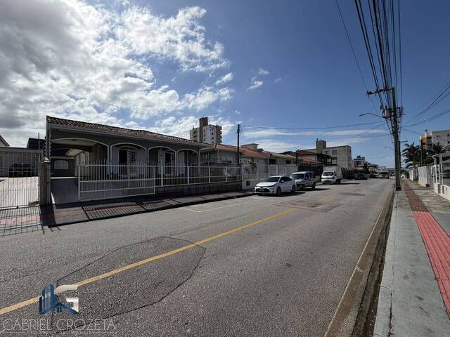 #360 - Casa para Venda em São José - SC - 2