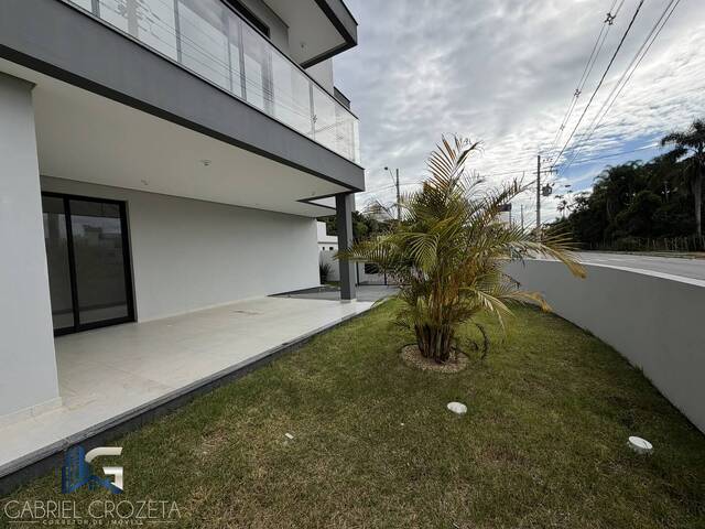 Sobrado para Venda em São José - 4